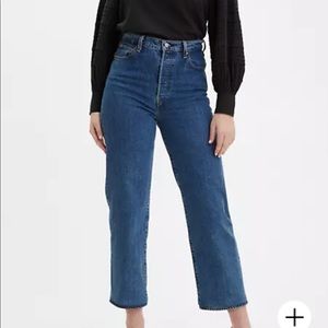 NWOT Levi’s rib cage straight ankle jeans